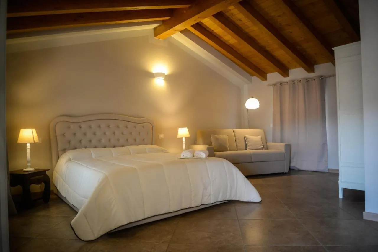 La Corte Dell'Elmo Salò Bed & Breakfast