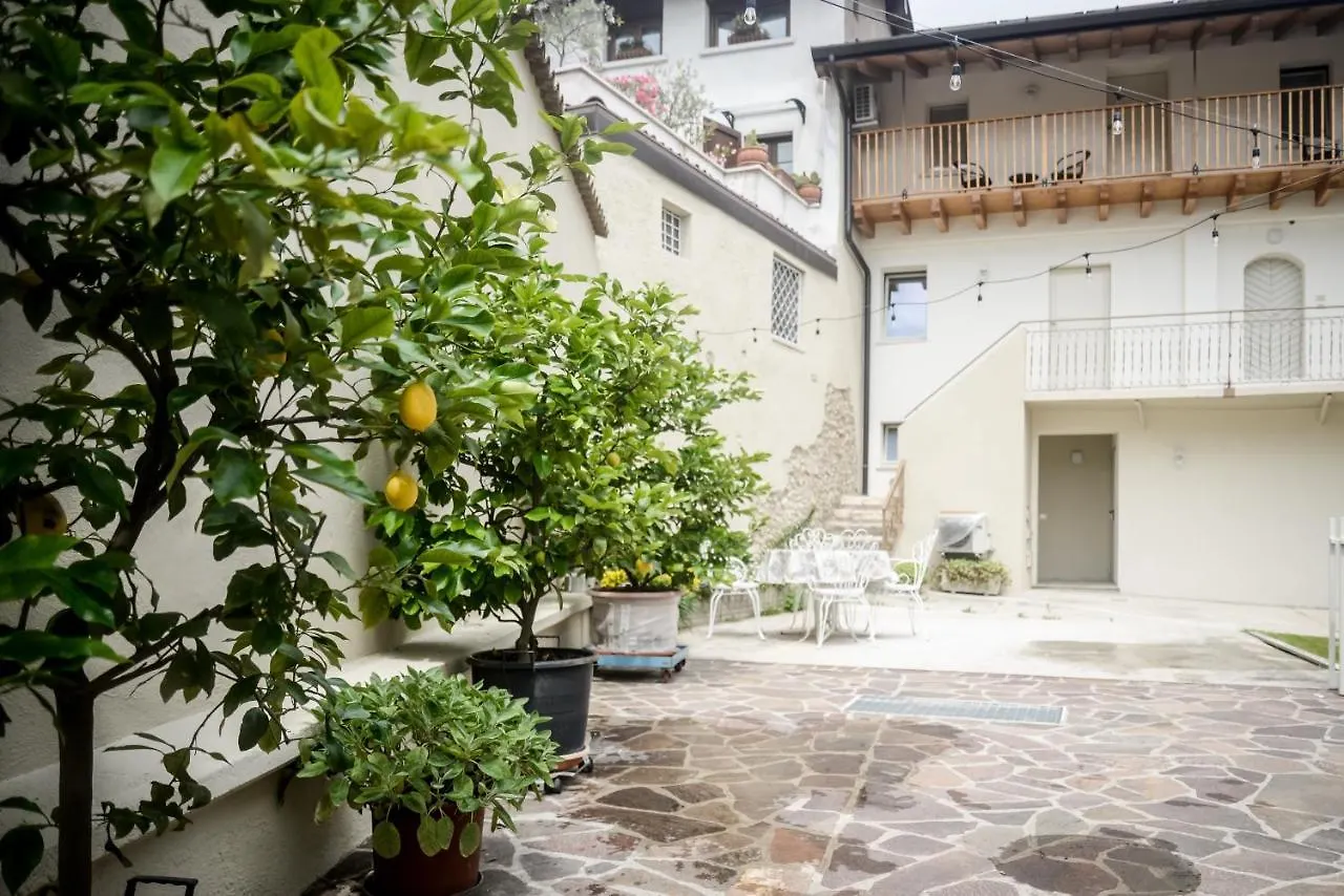 Bed & Breakfast La Corte Dell'Elmo Salò