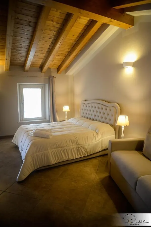 La Corte Dell'Elmo Salo Bed & Breakfast